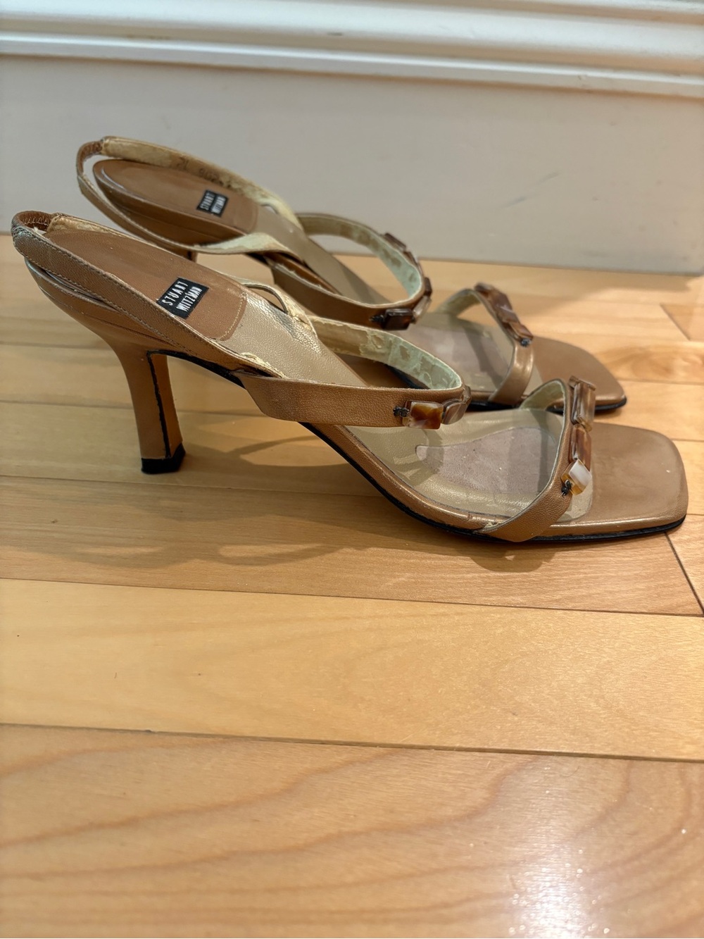 Stuart Weitzman Slingback Kitten Heels in Size 8 Narrow - Picture 5 of 6